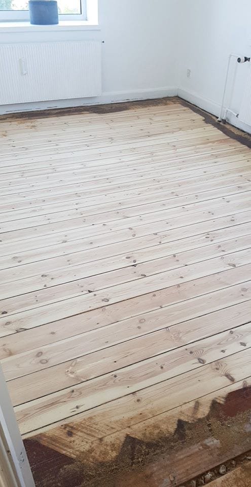 Billeder af gulvarbejde (før og efter)